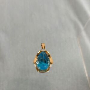 Blue Topaz 14kt Pendant